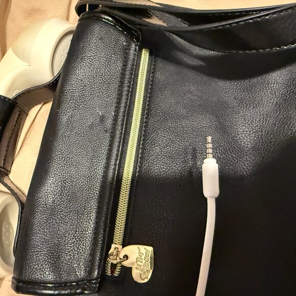 Betsey Johnson Crossbody Black Phone Purse - Picture 4 of 6